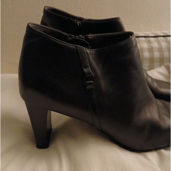 Vintage Leather Ankle Boots Size 8.5 - Picture 3 of 9
